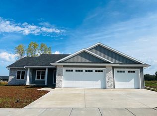 1551 Brayden Ln, De Pere, WI 54115