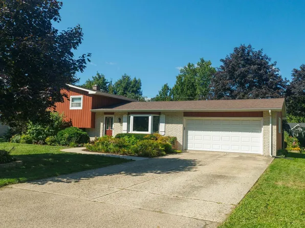 936 Estes St, Gurnee, IL 60031