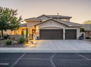 925 N Cowboy Canyon Dr, Green Valley, AZ 85614