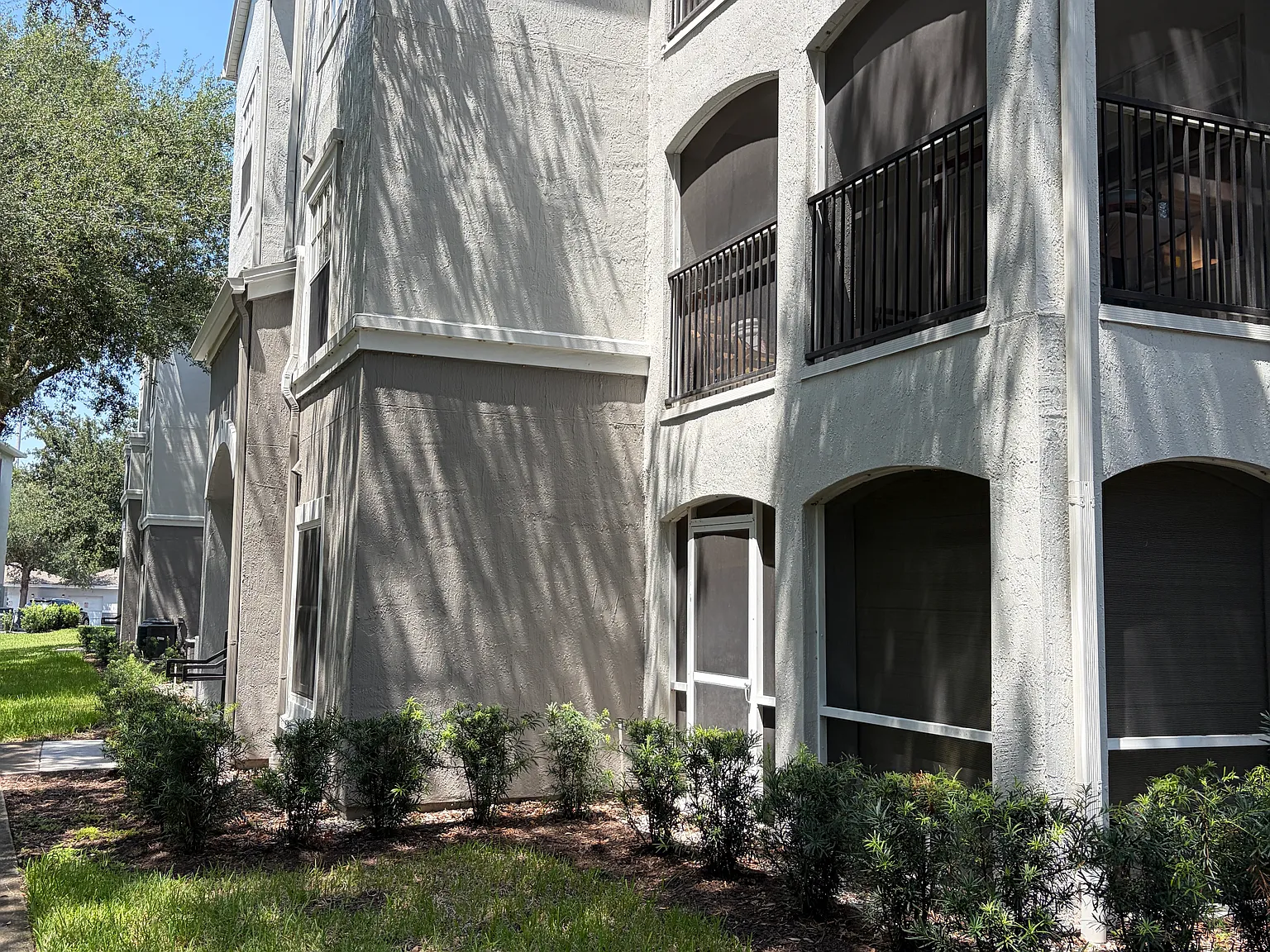 3 bed, 1200 sqft, $1,635 — Photo 1