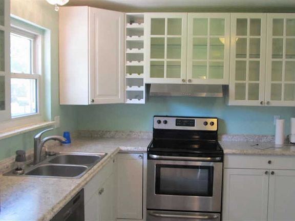 5th image of 818 Niewahner Dr