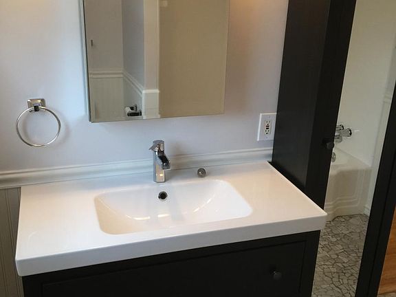 New sink/vanity