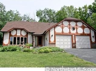 4622 Parkridge Dr, Eagan, MN 55123