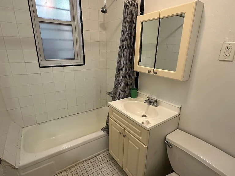 1729 Edison Ave #B — Photo 8