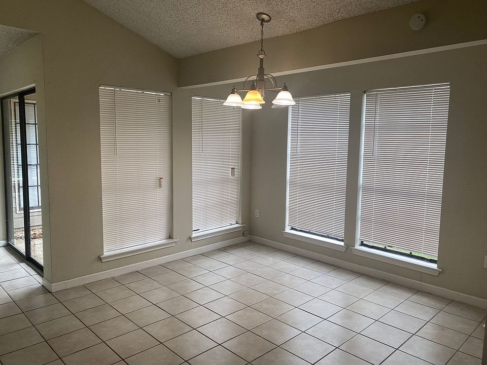 1st image of 1134 Willow Creek Dr #1136