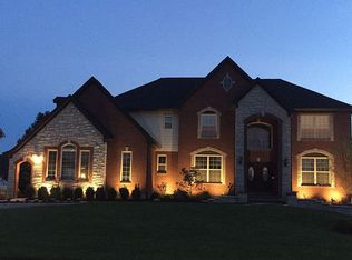 52523 Aspen Dr, South Lyon, MI 48178