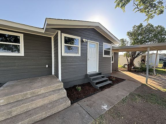 3rd image of 723 SW 45th St