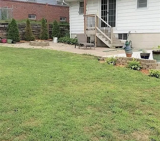 6226 Oak St — Photo 2