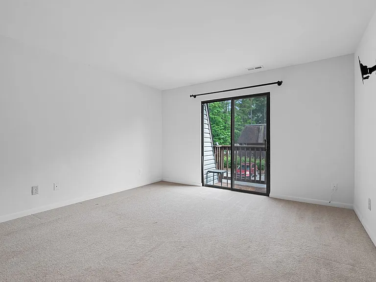 270 Summerwalk Cir — Photo 12