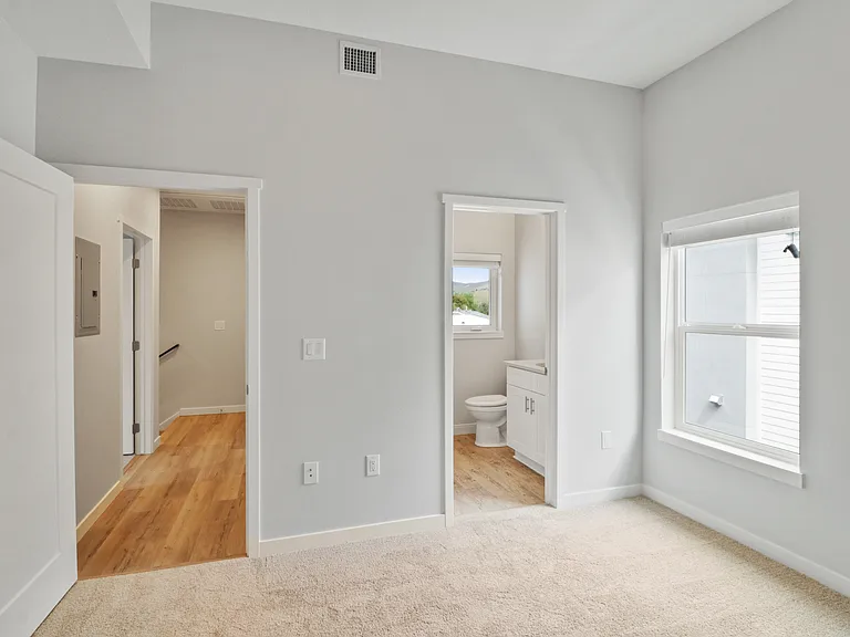 The Edge at State Apartments & Townhomes — Photo 33