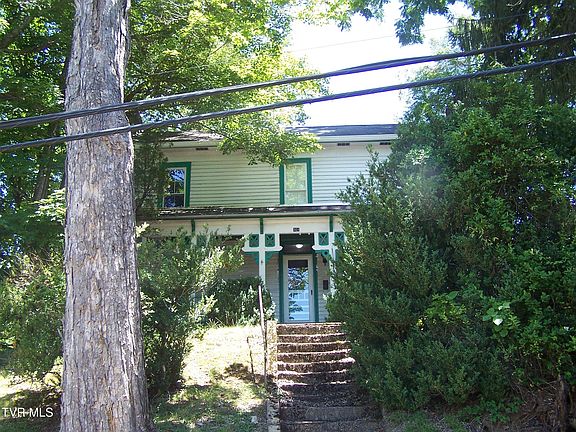 2nd image of 301 S Cherokee St