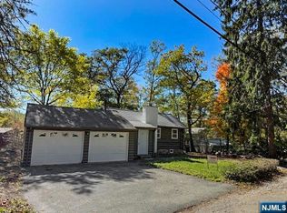 108 Poplar Grove Ter, West Milford, NJ 07480
