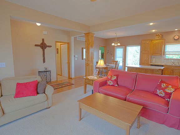 Large Windows- Natural Light