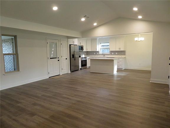 3rd image of 500 W Frisco Dr