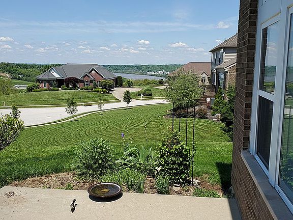 4th image of 1718 Grandview Dr