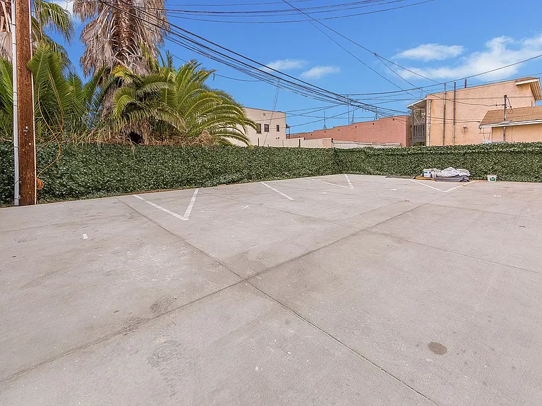359 East Esther Street — Photo 26