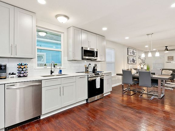 5th image of 412 Henry St