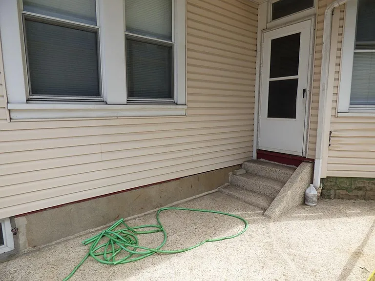 355 Grace St #1 — Photo 12