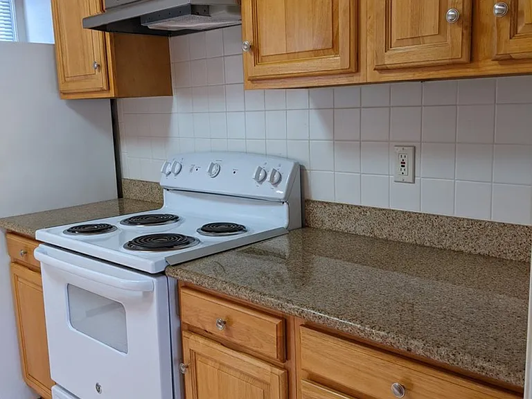 1374 5th Ave #4 — Photo 3