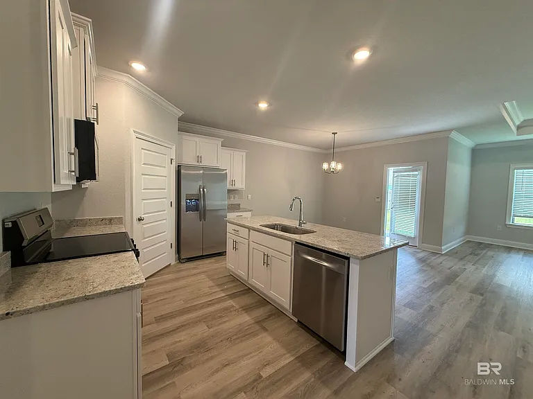 429 Parkerman Ave — Photo 2