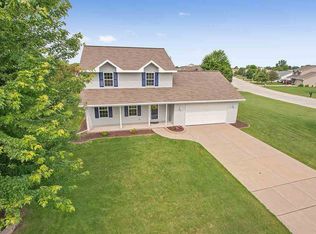 2910 Aquarius Rd, Green Bay, WI 54311