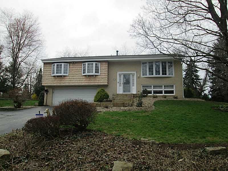 1st image of 106 Fairway Dr