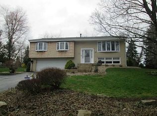 106 Fairway Dr, Butler, PA 16001
