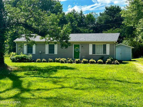 1026 Preston Dr, Burns, TN 37029
