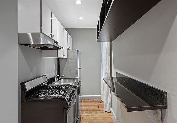3rd image of 20 Avenue A APT 2H