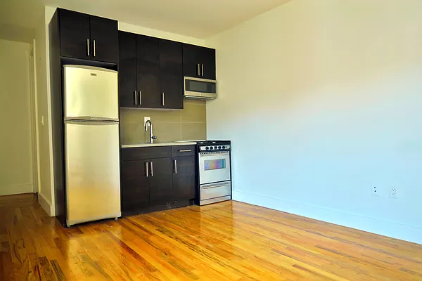 Rented by Big Square Realty LLC | media 25