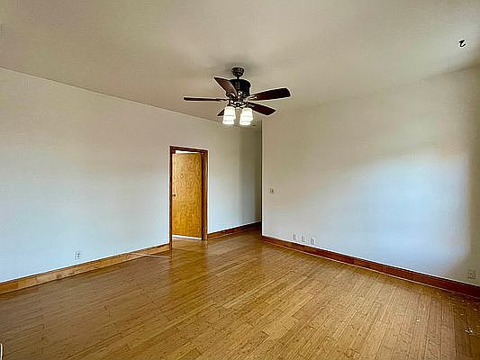 5th image of 402 E 116th St APT 4R