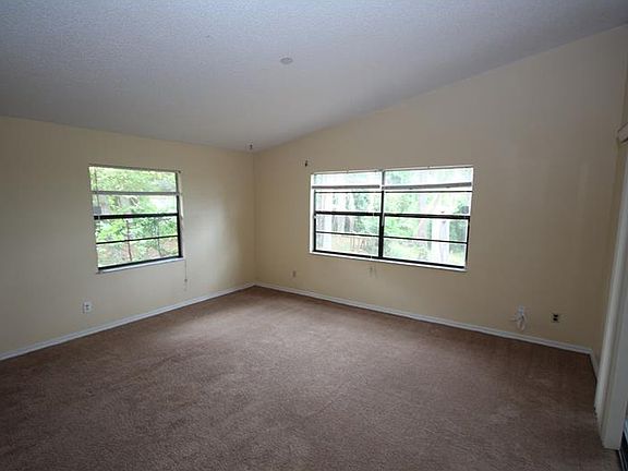 5th image of 966 N Dean Cir