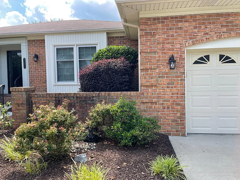 2121 E Kendall Cir — Photo 9