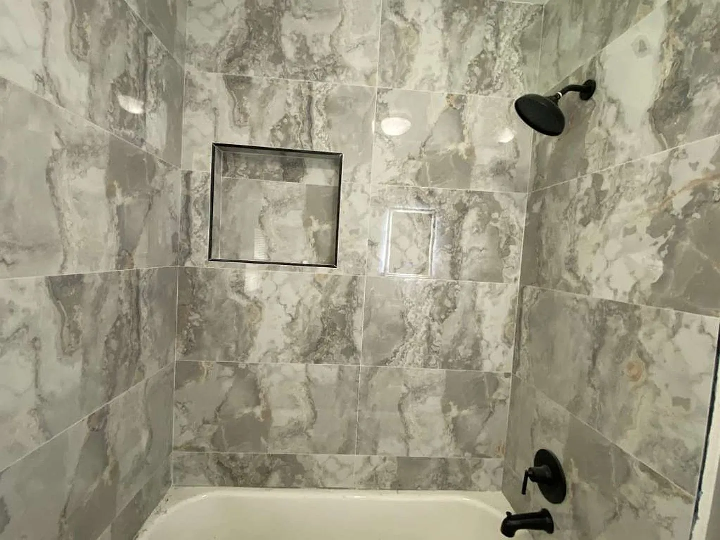 Beautiful Home In Houston. Move In Ready!. — Photo 3