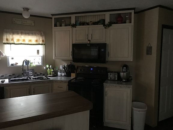 4th image of 725 Portland