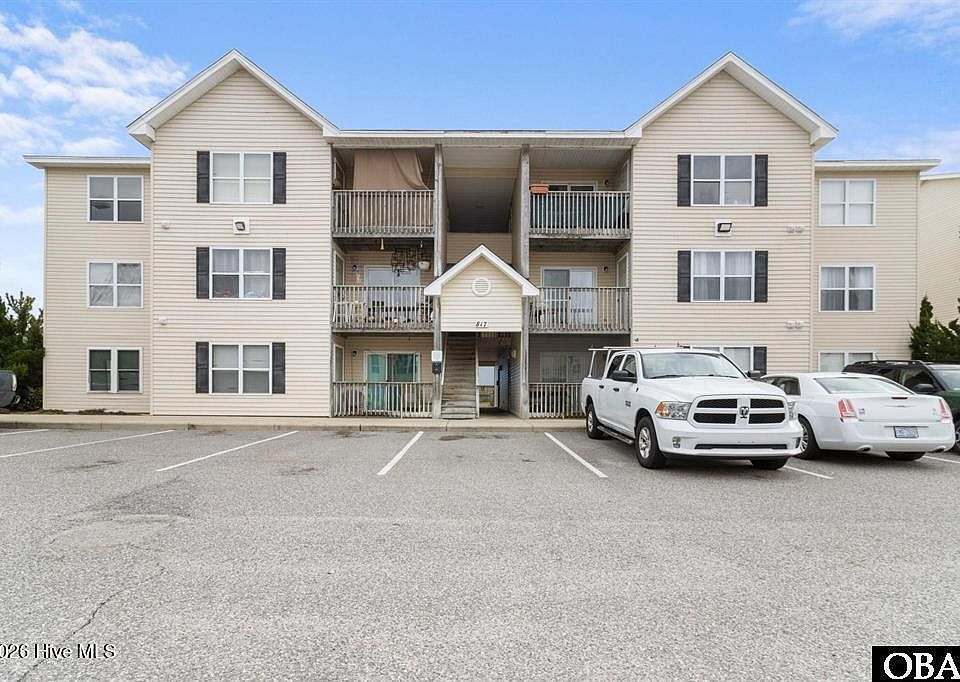 1st image of 817 Caroline Court
