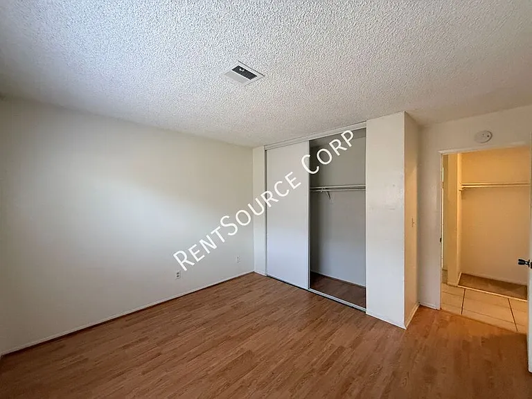 519 W Avenue J15 — Photo 12