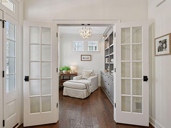 4th image of 4532 Rutledge Ave