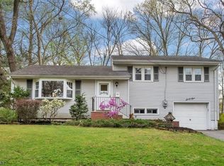 61 W Cedar St, Livingston, NJ 07039