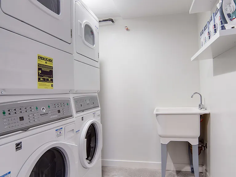 1665 Cornelia St #3R — Photo 18