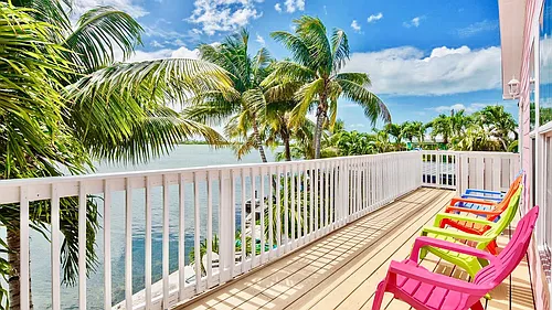 32 Beach Dr Photo 1
