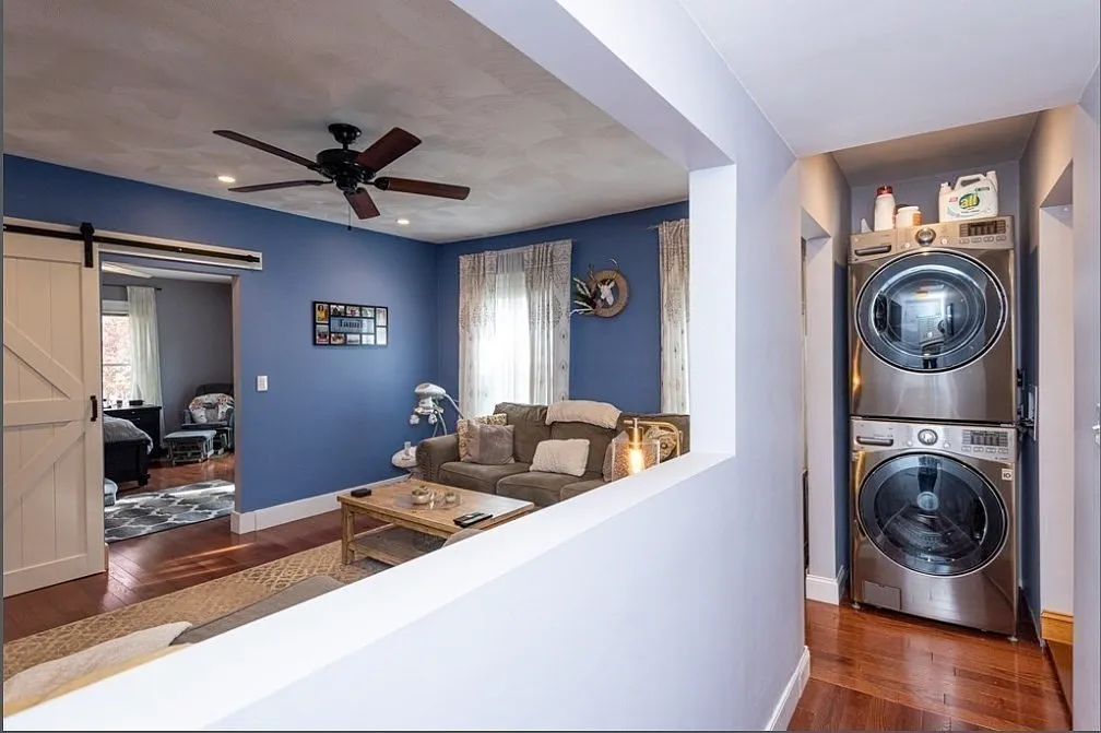2 bed, 1000 sqft, $3,400 — Photo 4