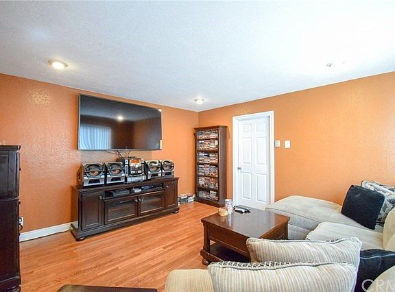 5th image of 11312 Wilmington Ave