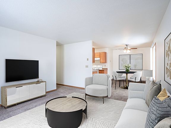 Fargo, ND Long Island Apartments | 2175B | Living