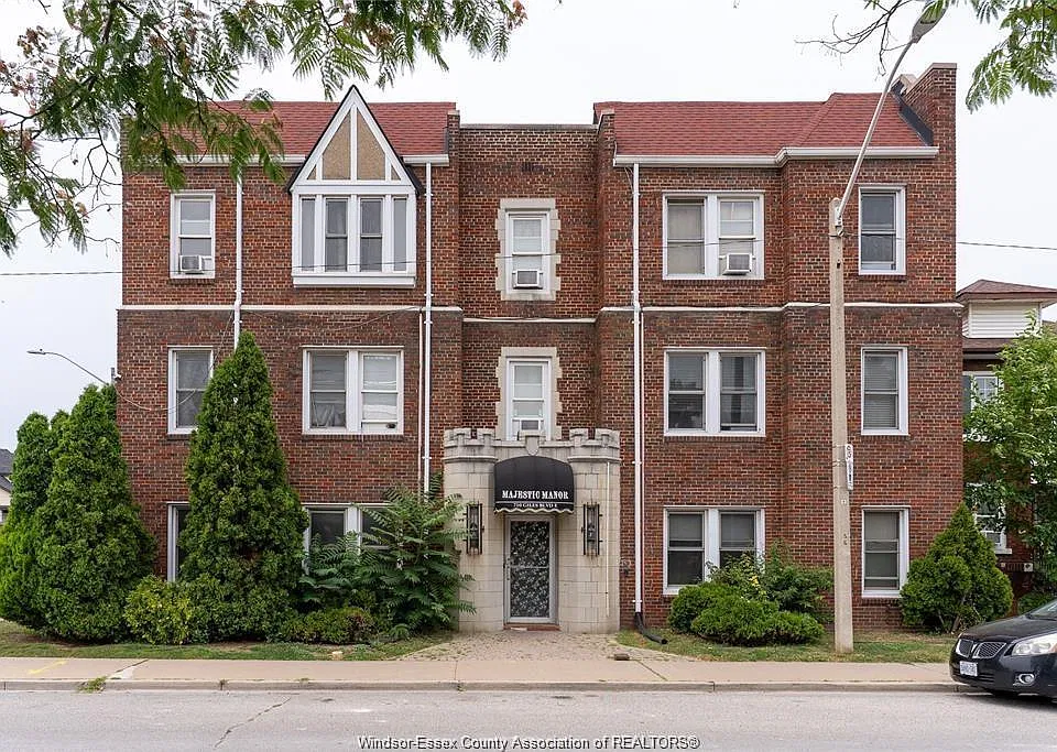 710 Giles Blvd E #201