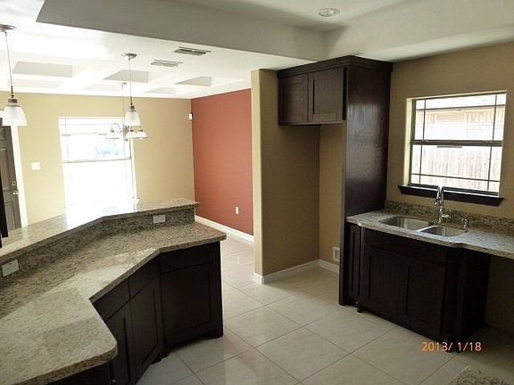 5th image of 426 Villas Soleadas St