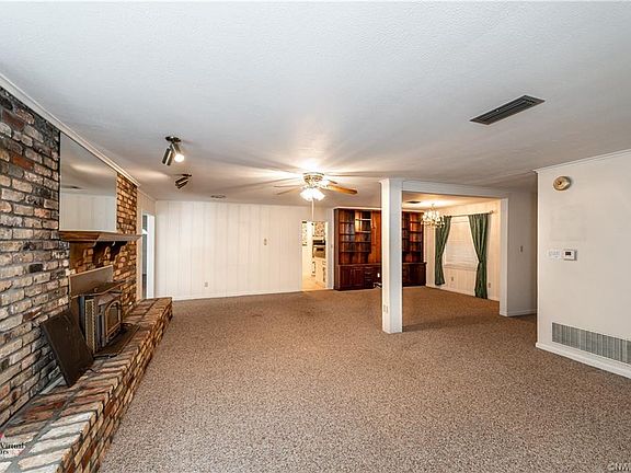 4th image of 1827 S Brookwood Dr