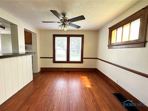 5th image of 620 College Ave