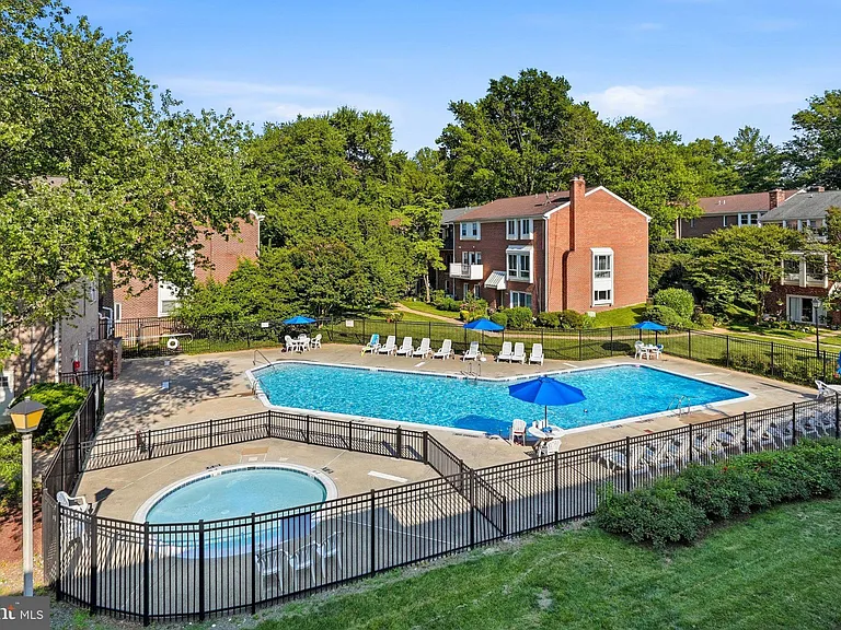 3695 Persimmon Cir — Photo 41