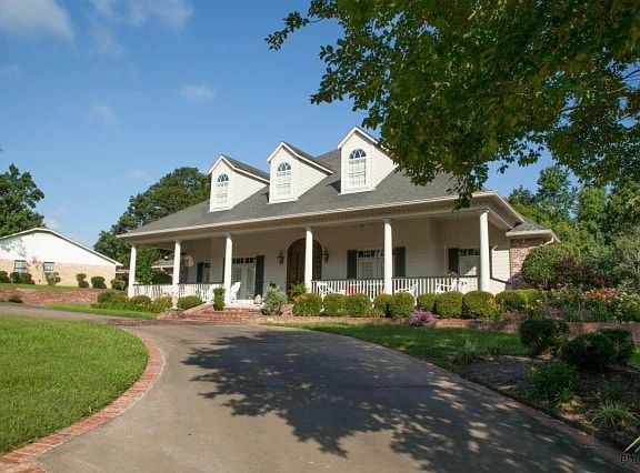 2nd image of 303 Pebble Beach Dr